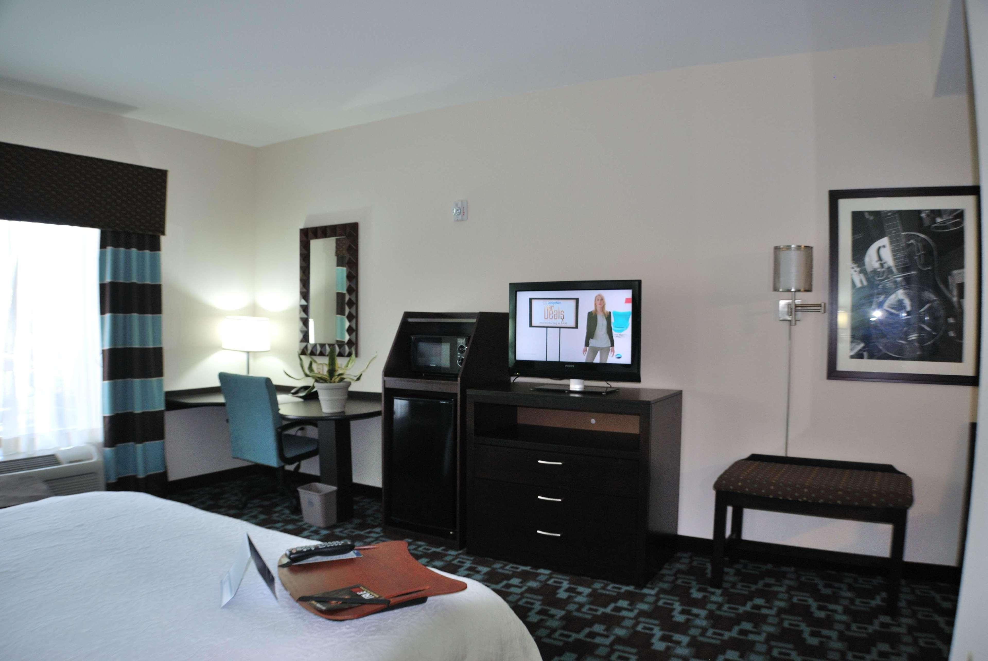 Hampton Inn & Suites Nashville At Opryland Kamer foto